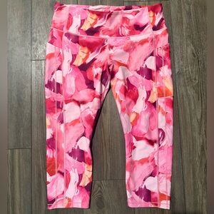 Athleta Ultimate Stash II Capri Leggings XL Pink Magenta Abstract Pockets